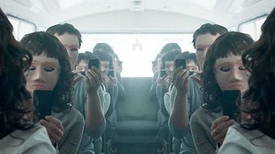 'Black Mirror': Dan Trachtenberg ('Calle Cloverfield 10') y Kelly Macdonald se unen a la serie noticias imagen