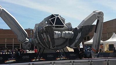 'Independence Day: Contraataque': Descubre el 'Moon Tug' expuesto en Ficomic noticias imagen