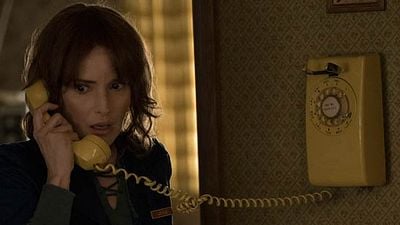 'Strangers Things': primeras imágenes de la nueva serie de Netflix protagonizada por Winona Ryder noticias imagen
