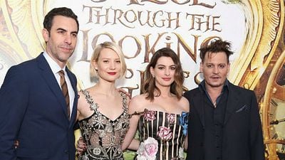 'Alicia a través del espejo': Mia Wasikowska, Johnny Depp y más asisten a la 'premiere' en Hollywood noticias imagen
