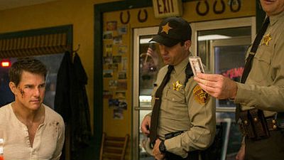 'Jack Reacher: Never Go Back': Cobie Smulders y un ensangrentado Tom Cruise protagonizan las primeras imágenes oficiales