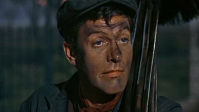 Dick Van Dyke canta "Dale hilo a la cometa" de 'Mary Poppins' junto a sus seguidores