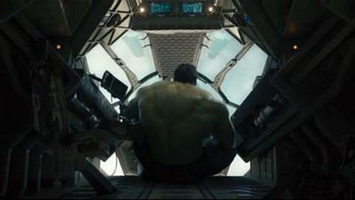 'Thor: Ragnarok': Las nuevas imágenes del rodaje revelan el posible Quinjet de 'Vengadores: La era de Ultrón'