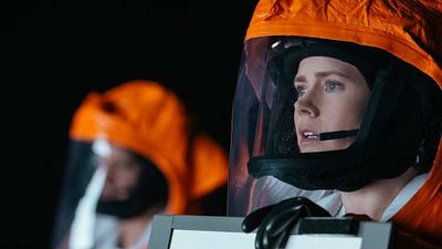 'La llegada': Amy Adams contacta con los extraterrestres en los primeros clips de la película noticias imagen