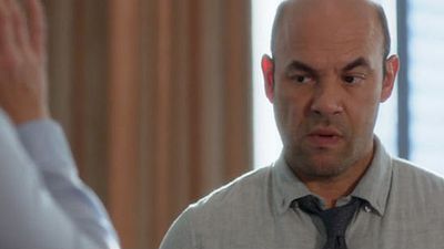 'Supergirl': Conoce al antipático nuevo jefe de Kara con este adelanto de la segunda temporada noticias imagen