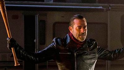 'The Walking Dead': la muerte de ese personaje en el 7x01 es realmente calcada al cómic en cada detalle noticias imagen