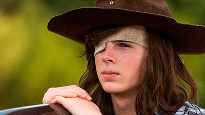 'The Walking Dead': Tom Payne habla sobre los rumores de la posible salida de Carl noticias imagen