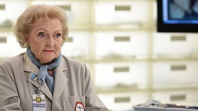 Una curiosa campaña intenta mantener con vida a la actriz Betty White durante lo que queda de 2016 noticias imagen