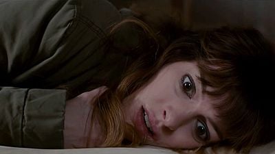 'Colossal': Anne Hathaway controla a un monstruo gigante en el primer tráiler de la película