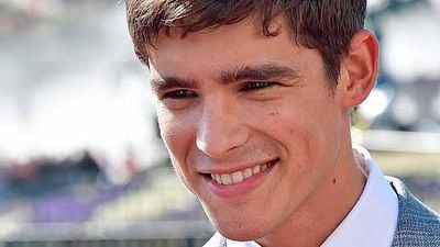 Brenton Thwaites ('Piratas del Caribe'): "Cuando era pequeño, jugaba a ser un pirata como Jack Sparrow"  noticias imagen