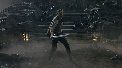 'Rey Arturo: La Leyenda de Excalibur': Tráiler final en español de la película del caballero británico noticias imagen