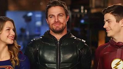 'Arrow': Oliver y Felicity protagonizan las nuevas imágenes del 'crossover' de las series de The CW noticias imagen