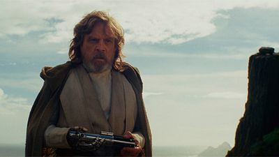 'Star Wars': Mark Hamill bromea al decir que es un "fraude" por su escaso conocimiento de la saga