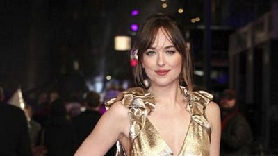 Globos de Oro 2018: Dakota Johnson habla sobre su mirada a Angelina Jolie durante la gala noticias imagen