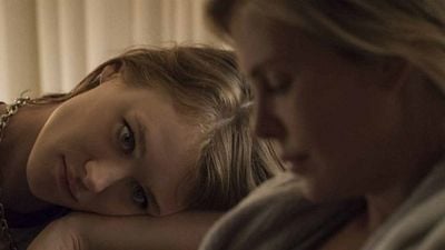 'Tully’: Charlize Theron comienza a vivir su vida gracias a la ayuda de una niñera en el nuevo tráiler de la película  noticias imagen