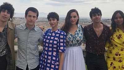 Los Javis y Úrsula Coberó conocen a los protagonistas de 'Por trece razones' noticias imagen