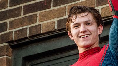Así celebra Tom Holland el final del rodaje de 'Spider-Man: Lejos de casa' en Venecia noticias imagen