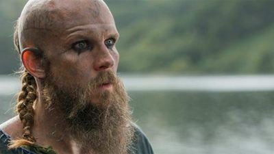 ¿Tú también tuviste un regreso al instituto al ver el tatuaje de Floki en 'Vikingos'?