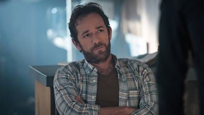 'Riverdale' rinde tributo a Luke Perry en el episodio emitido tras su muerte