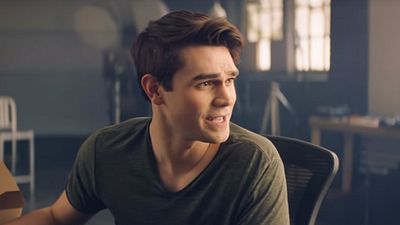 Disfruta cada segundo del tráiler de 'Nuestro último verano' de Netflix con K.J. Apa noticias imagen