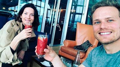 Así celebran Sam Heughan y Caitriona Balfe el Día mundial de 'Outlander' noticias imagen