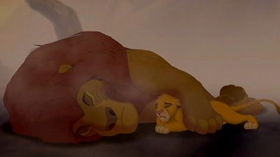 Cómo 'El rey león' volvió a tratar el momento más traumático de nuestra infancia: la muerte de Mufasa
