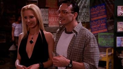 'Friends': Phoebe casi termina con David, su novio científico, y no con Mike