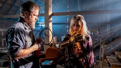 '50 States of Fright': Travis Fimmel de 'Vikingos' es un leñador aterrorizado en el primer episodio noticias imagen