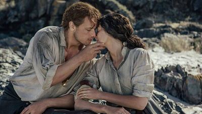 'Outlander': Estas fotos detrás de las cámaras son la prueba definitiva de que Jamie y Claire están hechos el uno para el otro
