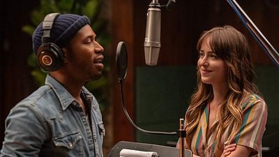 'Personal Assistant' con Dakota Johnson y otras 9 películas musicales que te harán cantar y bailar en 2020 (y alguna en 2021)