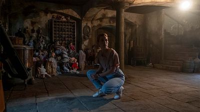 La principal diferencia entre 'La Maldición de Bly Manor' (Netflix) y la inolvidable 'Hill House' noticias imagen