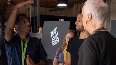 'Avatar 2': James Cameron aprende na'vi en lengua de señas en la nueva foto desde el set noticias imagen