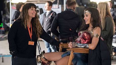 'Wonder Woman 1984': Patty Jenkins opina sobre la posibilidad de que la cinta se estrene vía 'streaming' noticias imagen