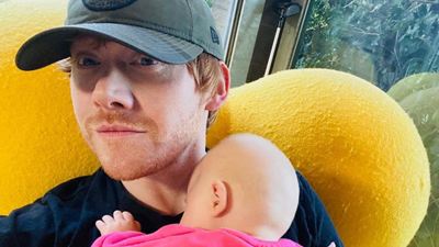 Rupert Grint supera a Jennifer Aniston en Instagram con una foto de su hija: "Es surrealista"