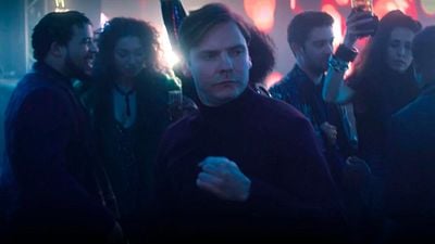 La escena del baile de Zemo estuvo a punto de desaparecer y Daniel Brühl nos explica cómo fue rodarla noticias imagen