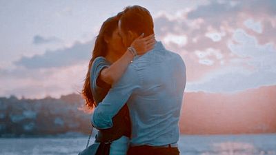 Las 5 pistas del romance entre Kerem Bürsin y Hande Erçel ahora que la confirmación está más cerca que nunca noticias imagen