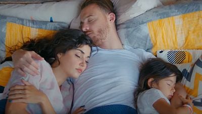 El episodio 46 de 'Love is in the air' (temporada 2) sienta las bases para formar la familia Bolat Yildiz noticias imagen