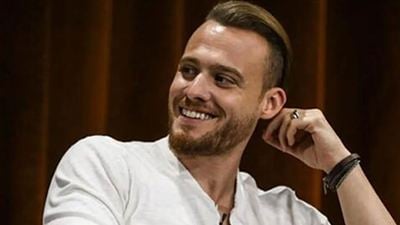 'Love is in the air': Kerem Bürsin viaja a Italia sin Hande Erçel y desata la locura entre los fans