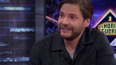 Daniel Brühl desvela la manía de Tarantino con los que duermen en el set: "Les hace una foto con un objeto obsceno enorme" noticias imagen