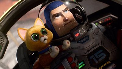 Un adorable gatito robot como alivio entre tanto humano : Así se creó Sox, el gran robaescenas de 'Lightyear' noticias imagen