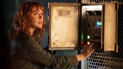 Bryce Dallas Howard afirma que le pagaron "muchísimo menos" que a Chris Pratt por 'Jurassic World'