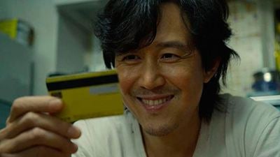 El protagonista de 'El Juego del Calamar' Lee Jung-jae hace historia en los Emmys 2022 (pero algunos consideran que la victoria es injusta)