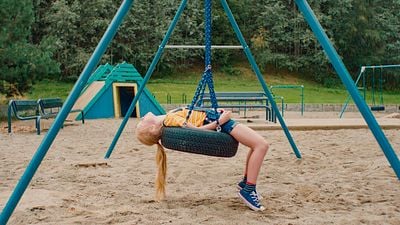 "No quería contar una historia sobre un pequeño diabólico con poderes": 'The Innocents', la película de niños inadaptados que te hará temblar noticias imagen