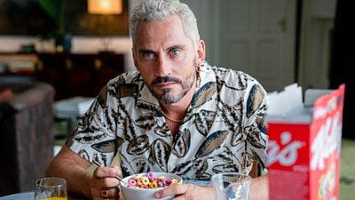 "Te ponen una cerveza y crees que nadie lo escucha": Paco León se disculpa por las críticas a 'Élite' noticias imagen