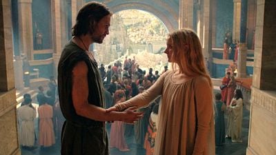 Morfydd Clark se sincera sobre la tensión sexual entre Galadriel y Halbrand en 'Los Anillos de Poder': "Sentí que nos habíamos ganado ese momento entre ellos" noticias imagen