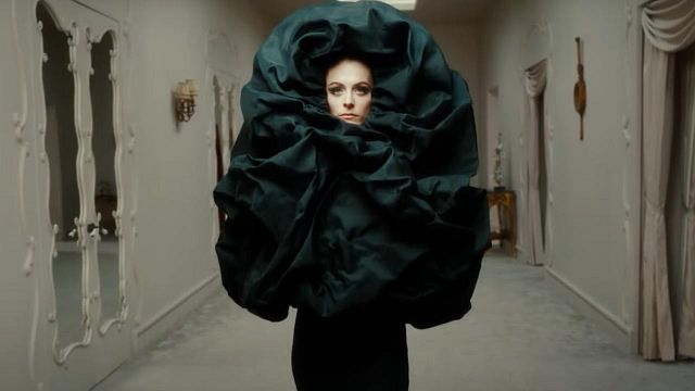 "Siempre fue avanzado a su tiempo": la exposición que destapa la magia de 'Cristóbal Balenciaga' noticias imagen