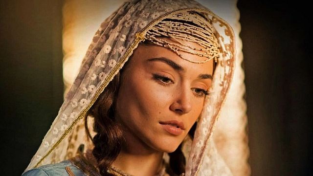 La película con la que Hande Erçel debutará en la gran pantalla y que ya estamos deseando ver noticias imagen