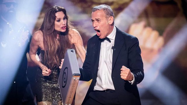 Un 'dating show' a lo 'Mujeres y hombres y viceversa' con Carlos Lozano: El nuevo intento de Telecinco para salvar su crisis de audiencia noticias imagen