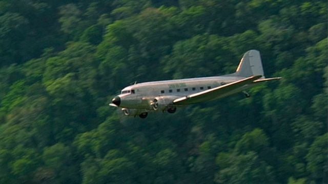 Hoy en TV, la olvidada película que quiso replicar el éxito de 'Jurassic Park': una aventura de ciencia ficción con un reparto de estrellas noticias imagen