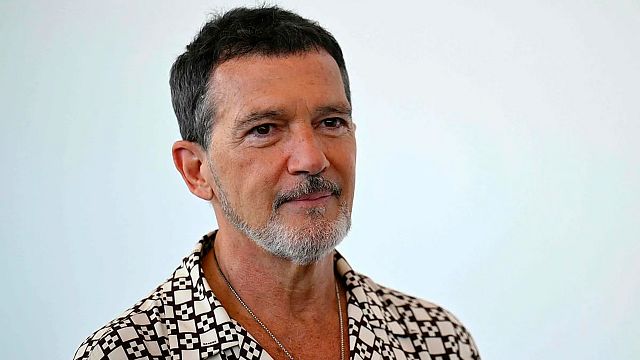 Antonio Banderas siempre se alojaba en hoteles cuando venía a Madrid: hasta que en 2024 decidió comprarse un pisazo en El Retiro noticias imagen